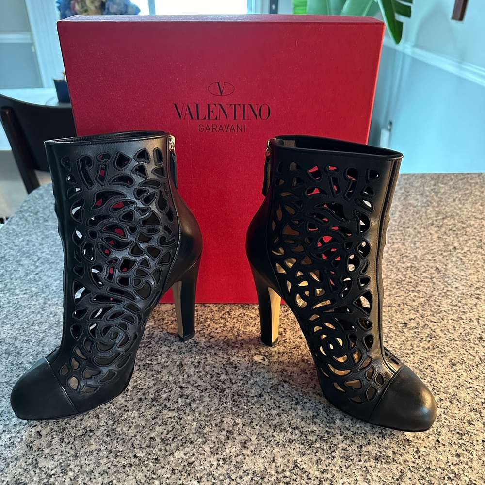 Valentinos! 👠